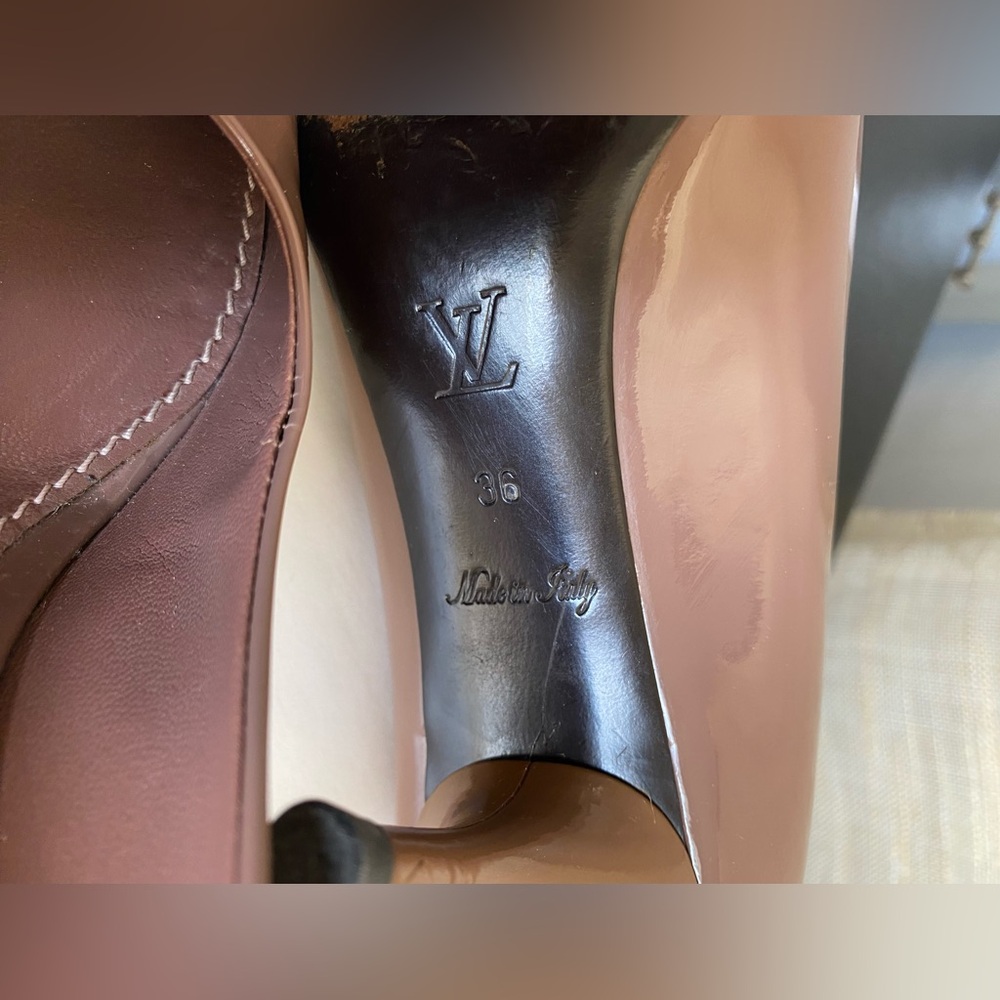 Louis Vuitton tan pat leather Oh Really pumps heels padlock 36 sandals slides 6 - Picture 8 of 8